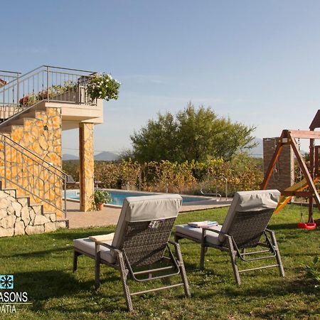 Villa Four Seasons, Heated Pool And 3 En-Suite Bathrooms Velika Cista  Exterior photo